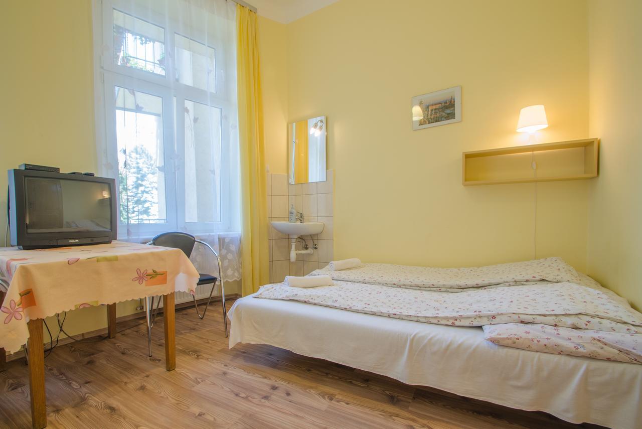 Budget Double or Twin Room,636635514:JPEG